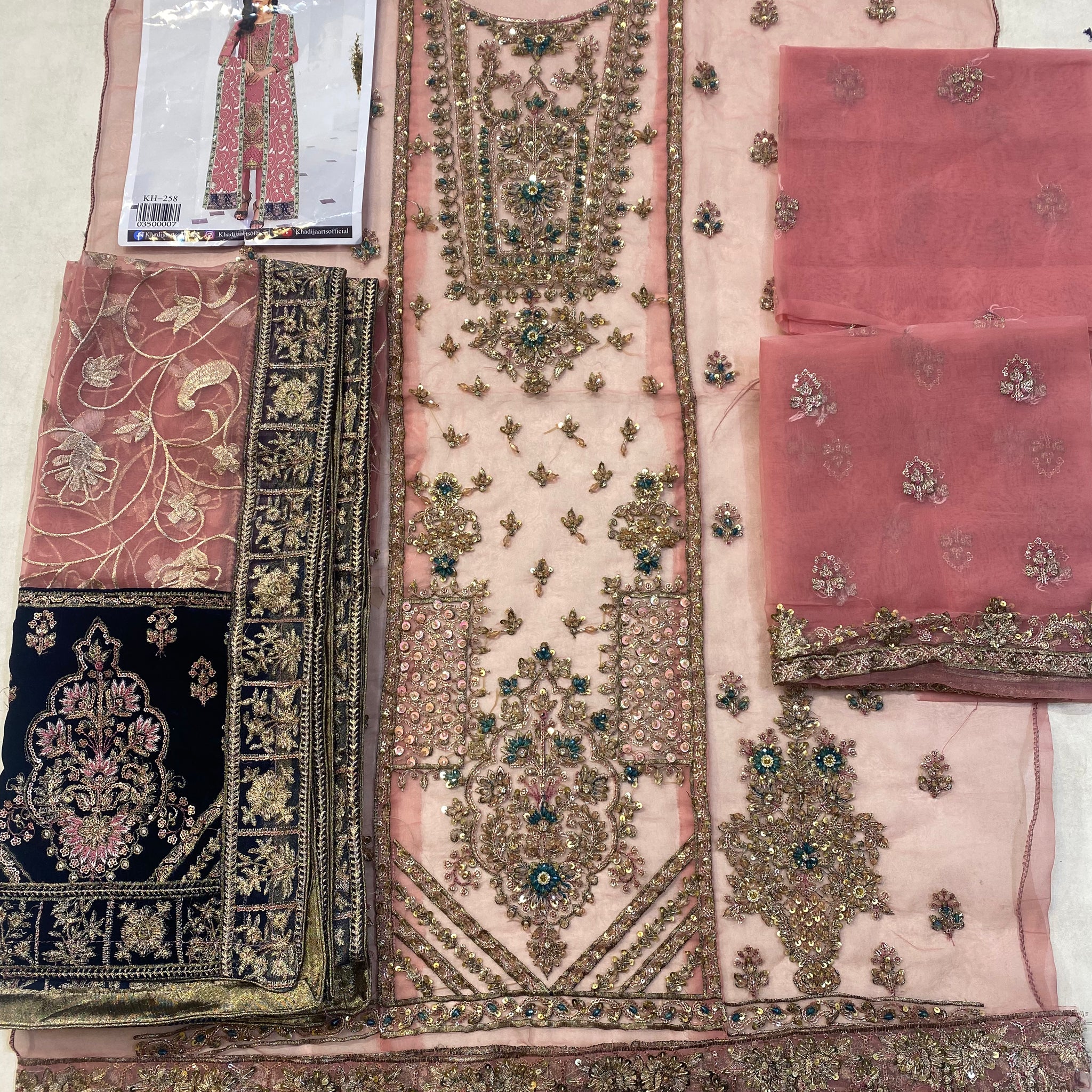 Golden Grace – KH-258 | Organza Shirt with Organza Dupatta & Velvet Pallu (Golden Tilla Work)